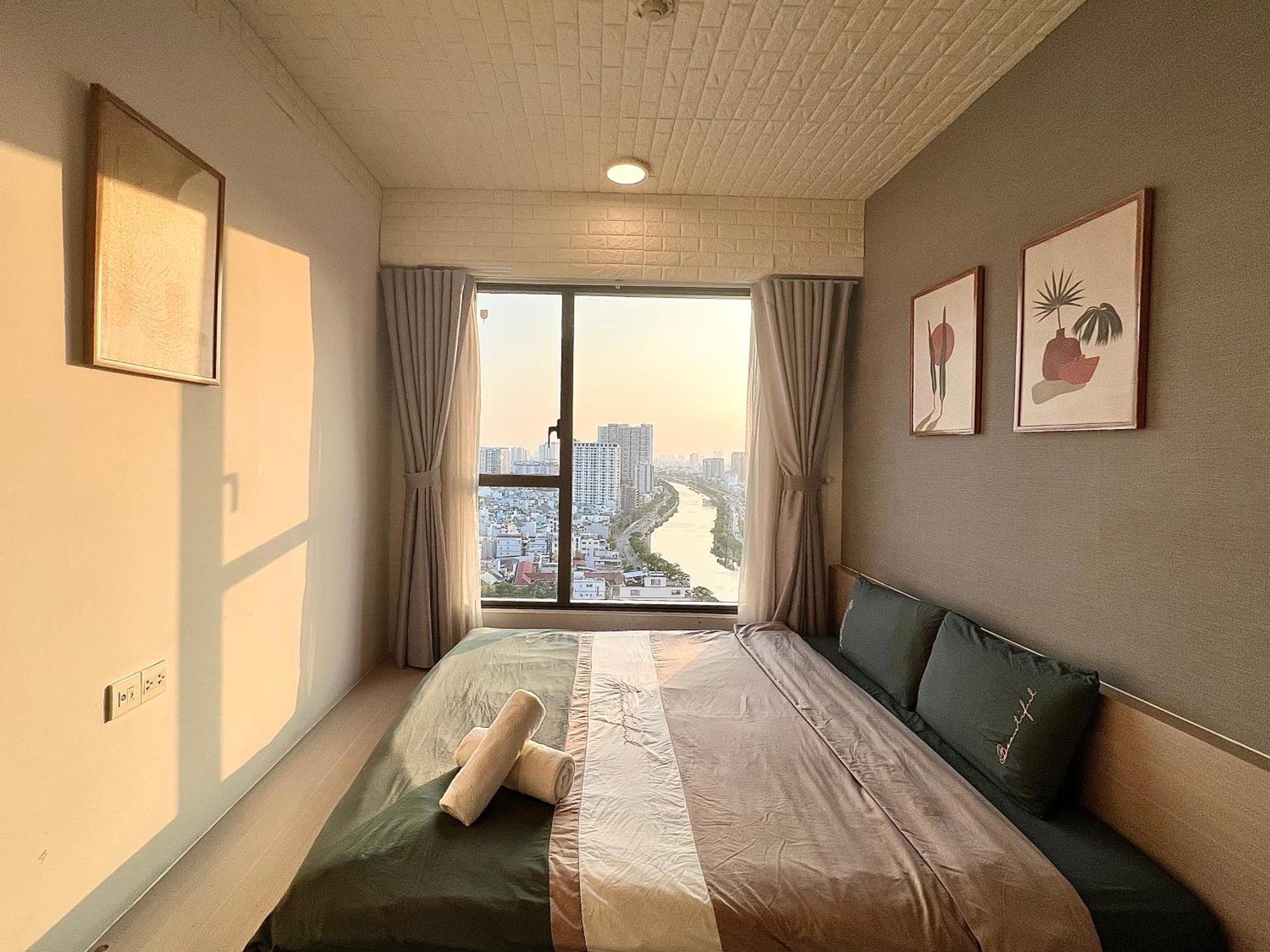 Апартаменты Spacious Saigon - Infinity Pool In Rivergate