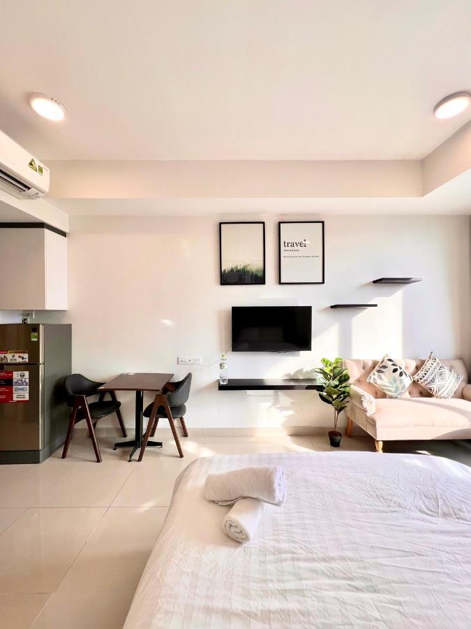 Апартаменты Spacious Saigon - Infinity Pool In Rivergate
